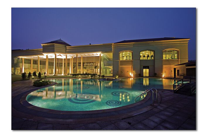 Hotel with Pool
