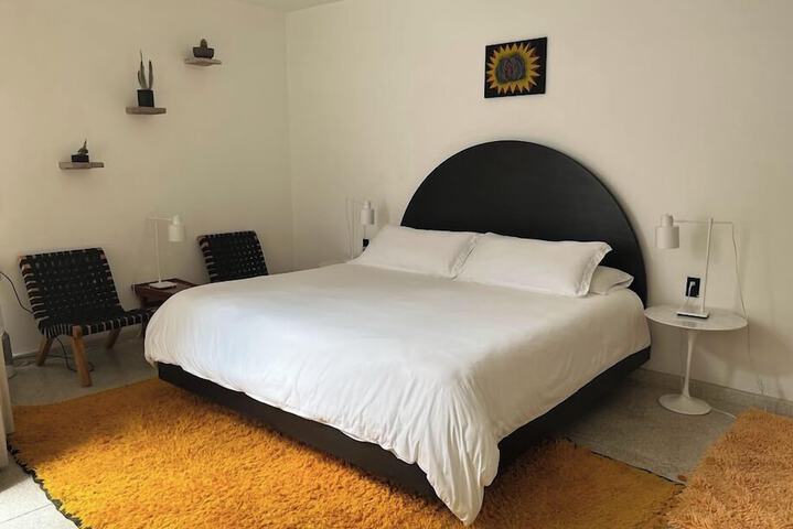 Room 9 of 103