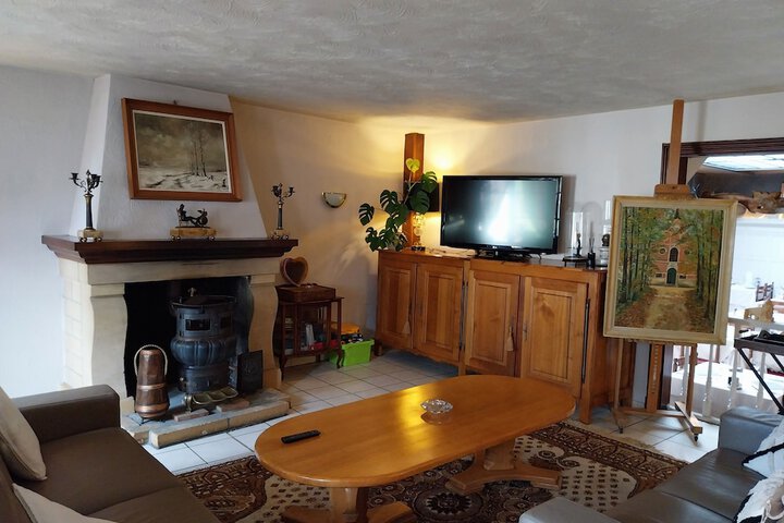 Room 5 of 16