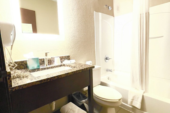 2 Double Beds (2 of 14)