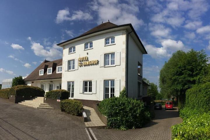 Hotel 43 of 43