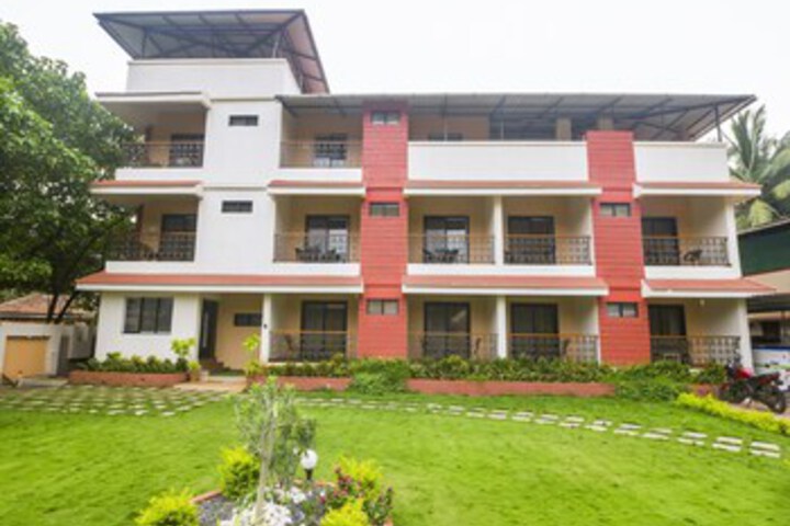 OYO 15553 Evergreen Holiday Home