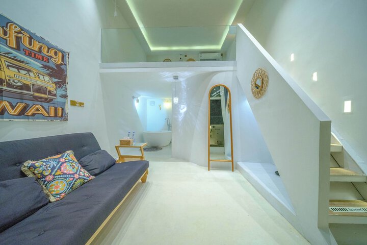 Room 43 of 171