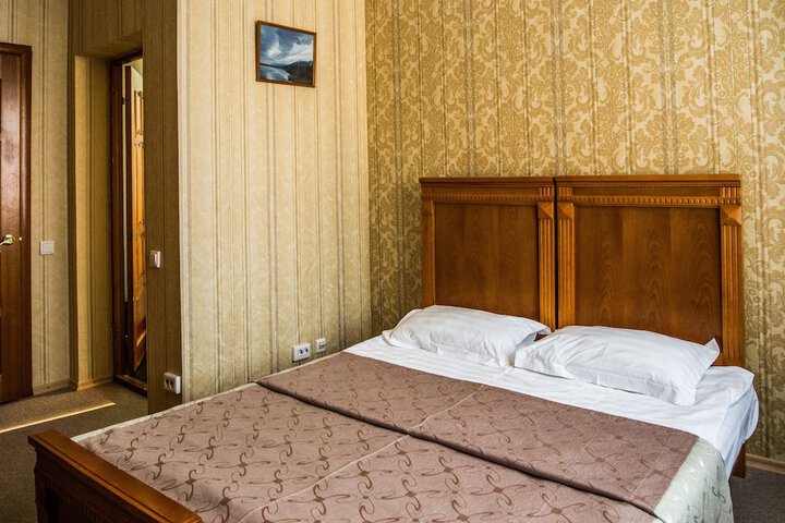 Room 25 of 60