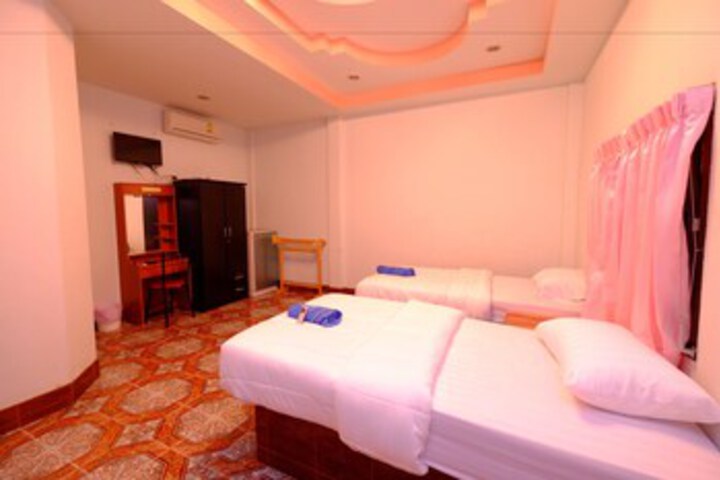 Room 11 of 20
