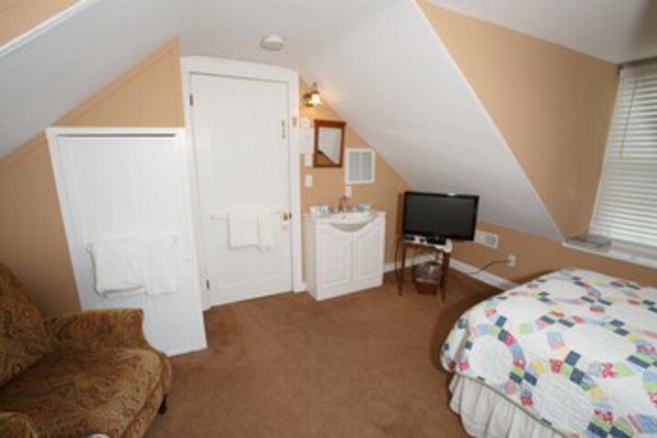 Room 158 of 253