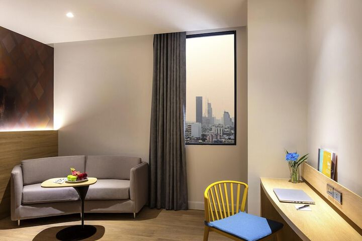 Room 27 of 93