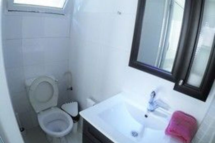 Room 25 of 133