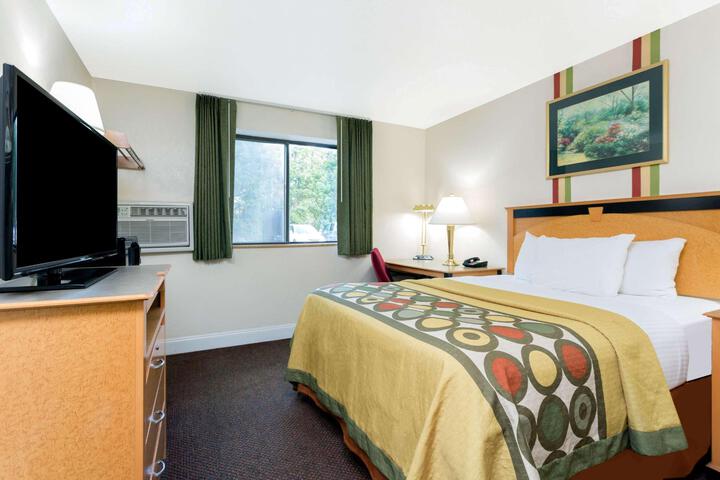 1 Queen Bed Mobility Accessible (8 of 12)
