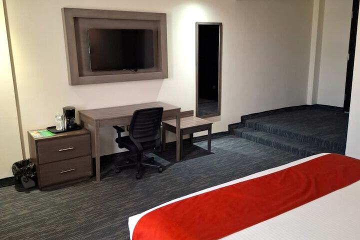 Room 8 of 25