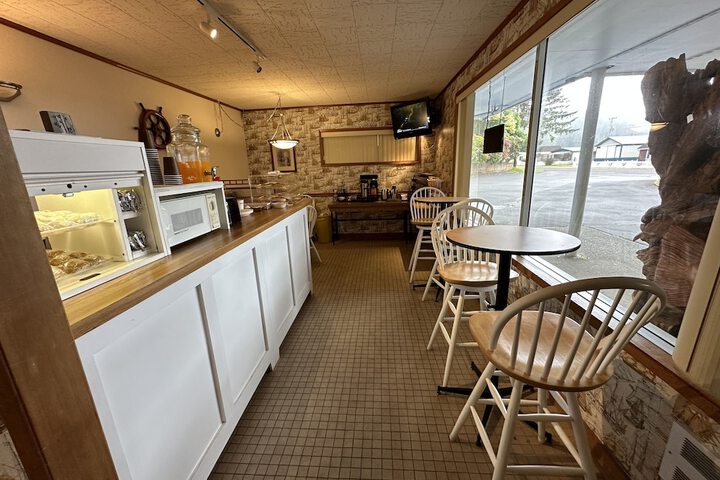 Breakfast/Coffee Service 27 of 67