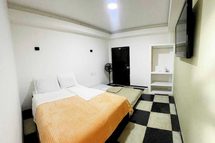 Room 7 of 15