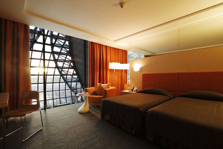 Room 6 of 36