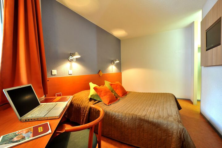 Room 3 of 14