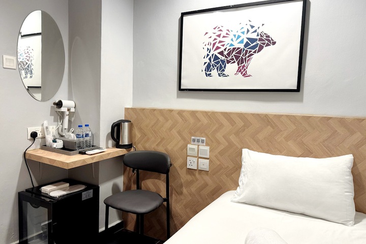 Room 37 of 61