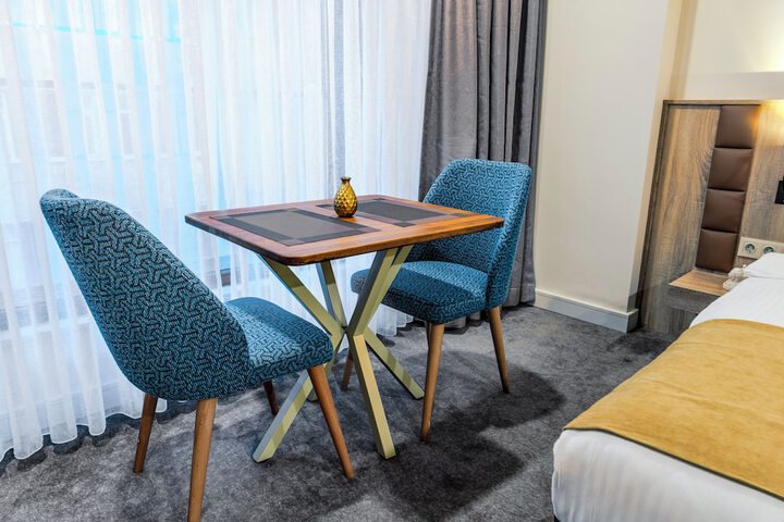 Room 103 of 170