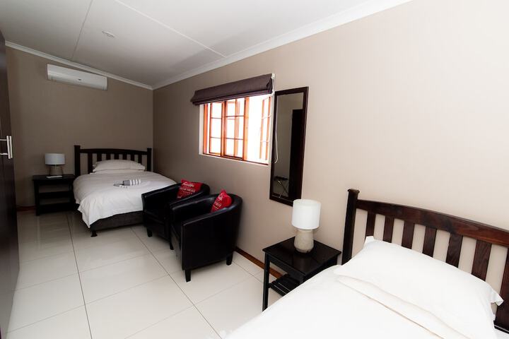 Room 9 of 30