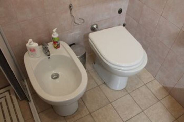 Room 5 of 38
