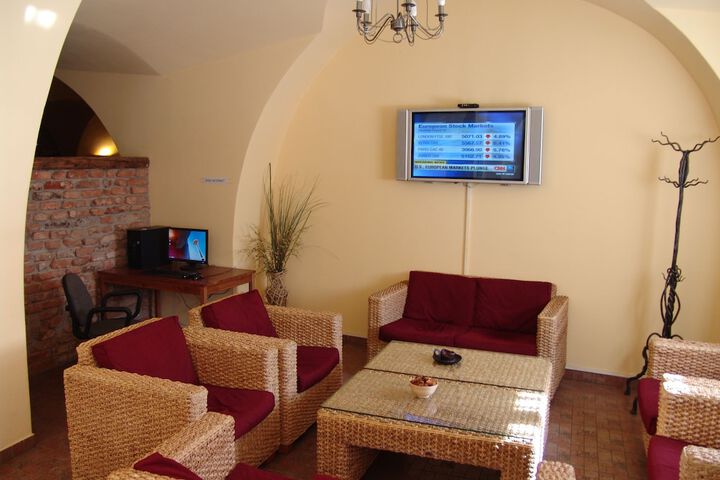 Entrance & Lobby