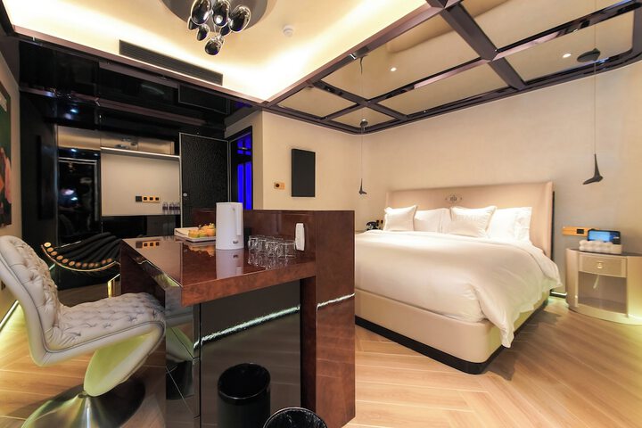 Room 21 of 29