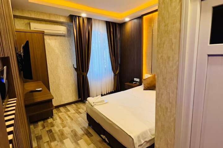 Room 19 of 29
