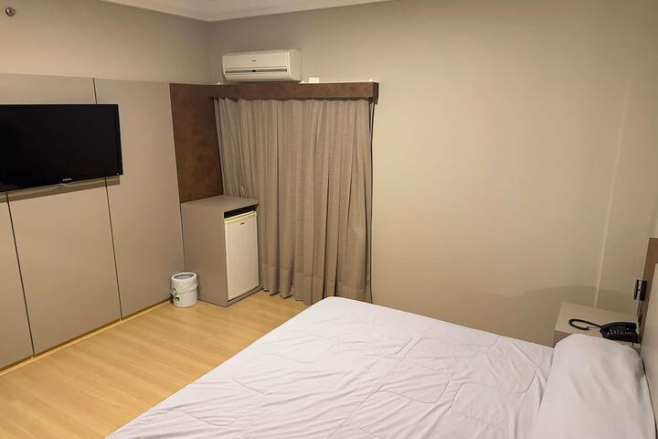 Room 24 of 121