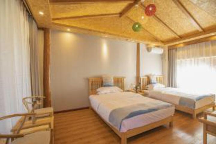 Room 17 of 18
