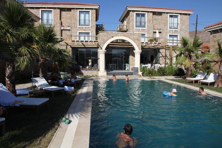 Pools & Facilities