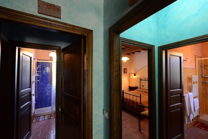 Room 5 of 90