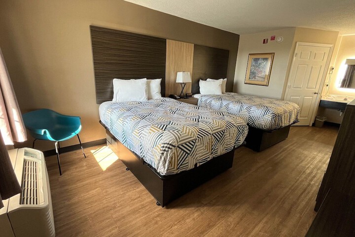 Room 25 of 46