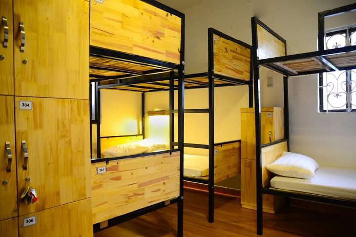 Room 10 of 28