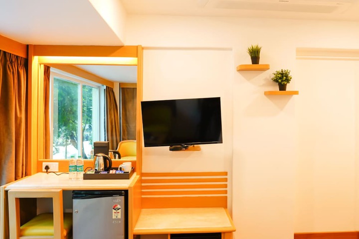 Room 7 of 42