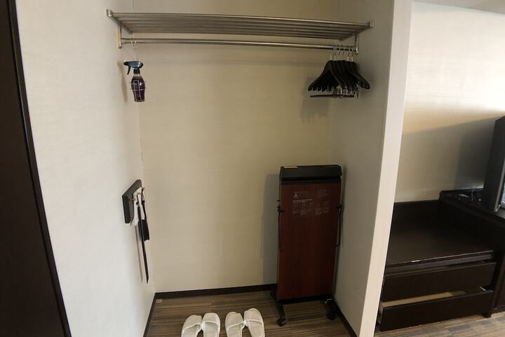 Room 6 of 54
