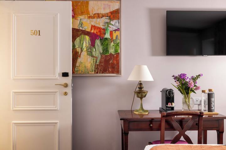 Room 53 of 84