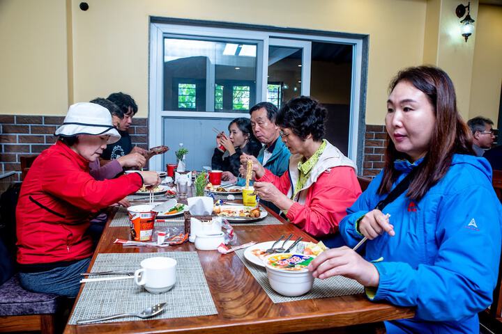 Dining 56 of 78