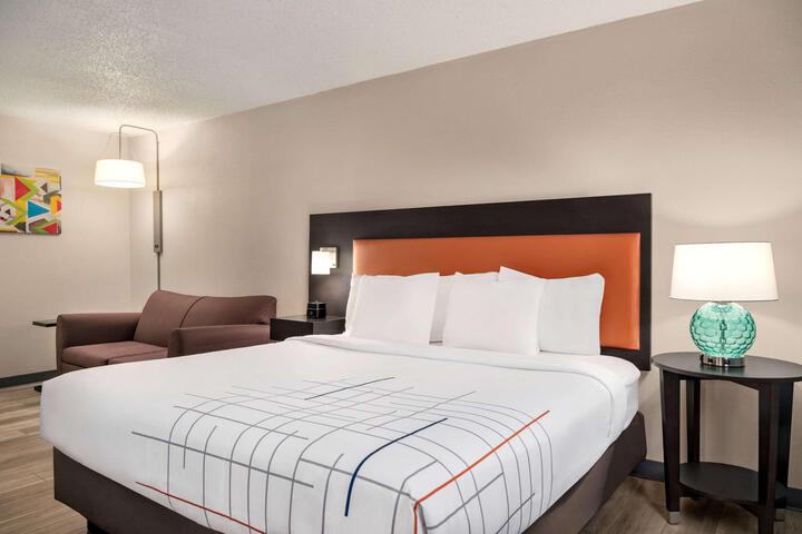 1 King Bed Accessible (2 of 23)