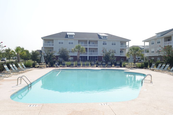 Pool 43 of 102
