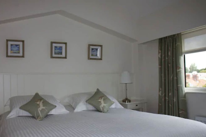 Room 9 of 39