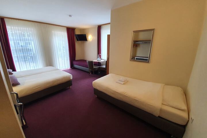 Room 2 of 46