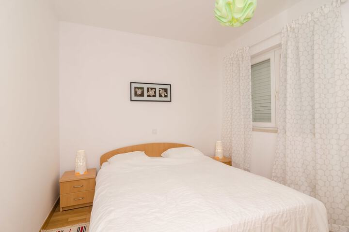 Room 6 of 57