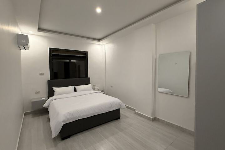 Room 9 of 43