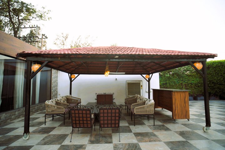 Lounge 60 of 79
