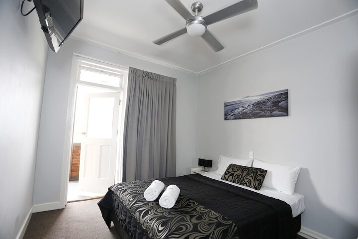 Room 27 of 58