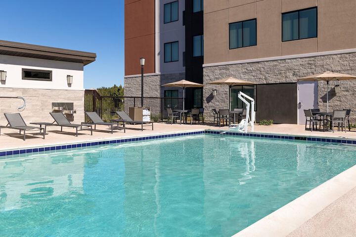 Pool Hotel