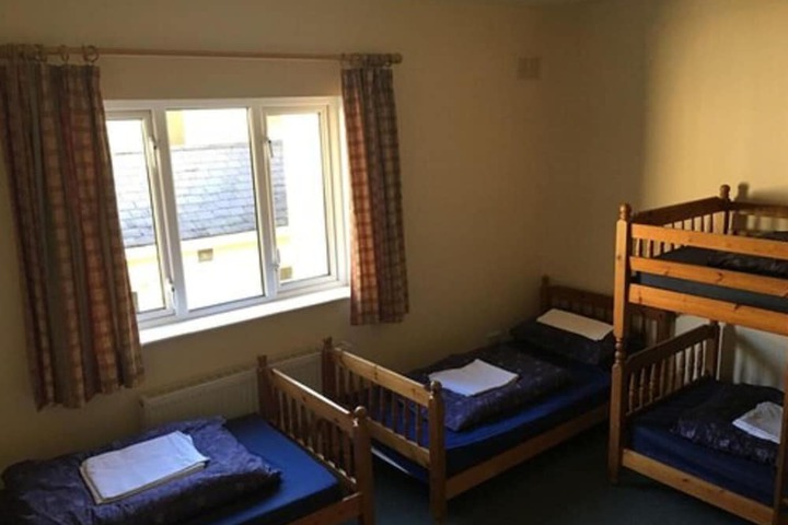 Room 11 of 25