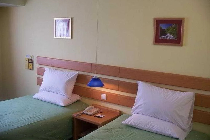 Room 3 of 4
