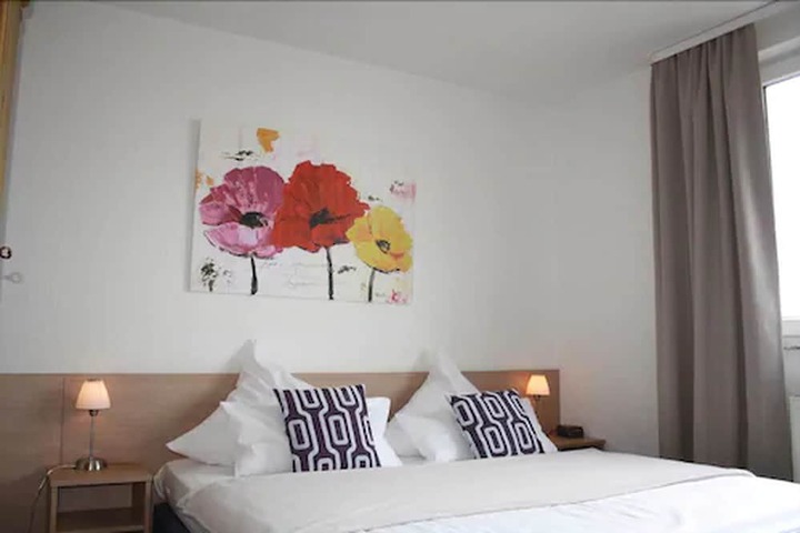 Room 5 of 36