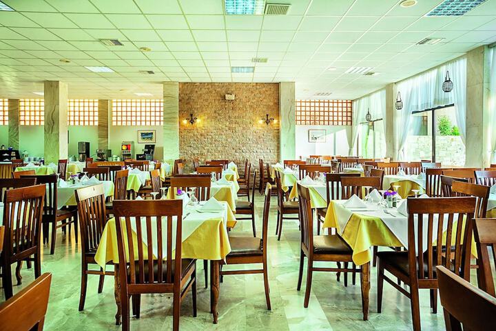 Dining Photos