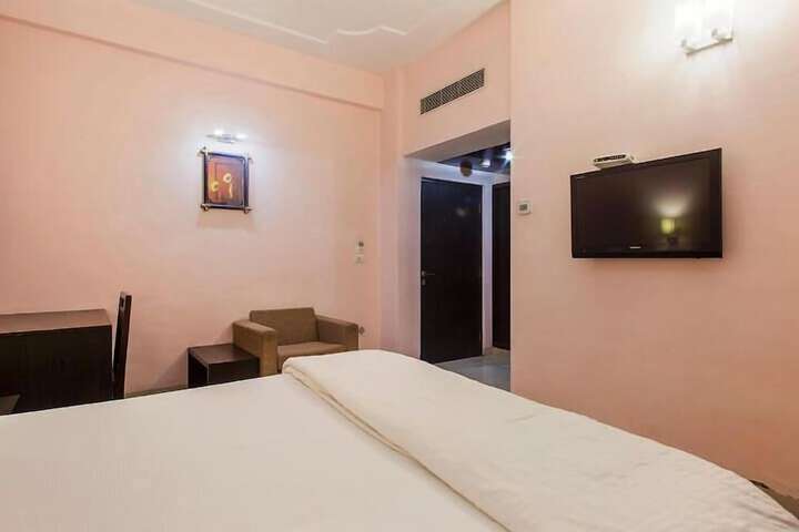 Room 10 of 22