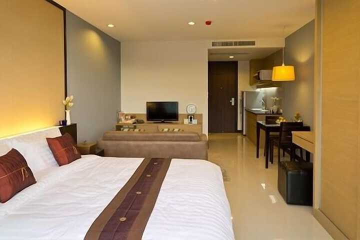 Room 15 of 43